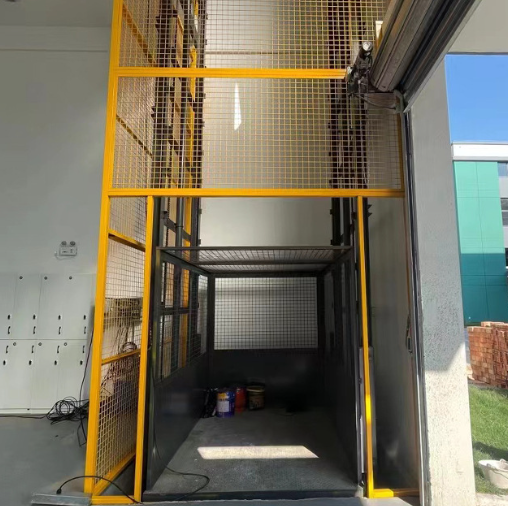 黑河导轨式升降机助力物流园破解运输难题